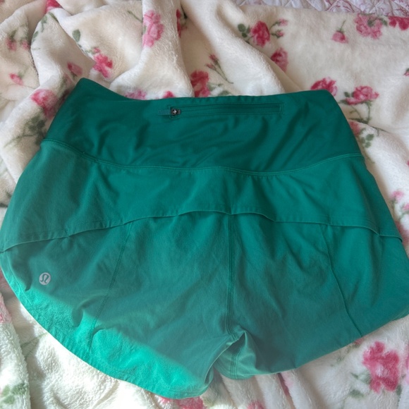 Lululemon Green speed up shorts - Picture 2 of 4